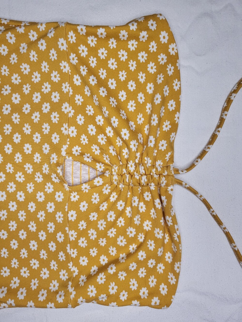 🌻Yellow Floral Halter Dress - Picture 4 of 10